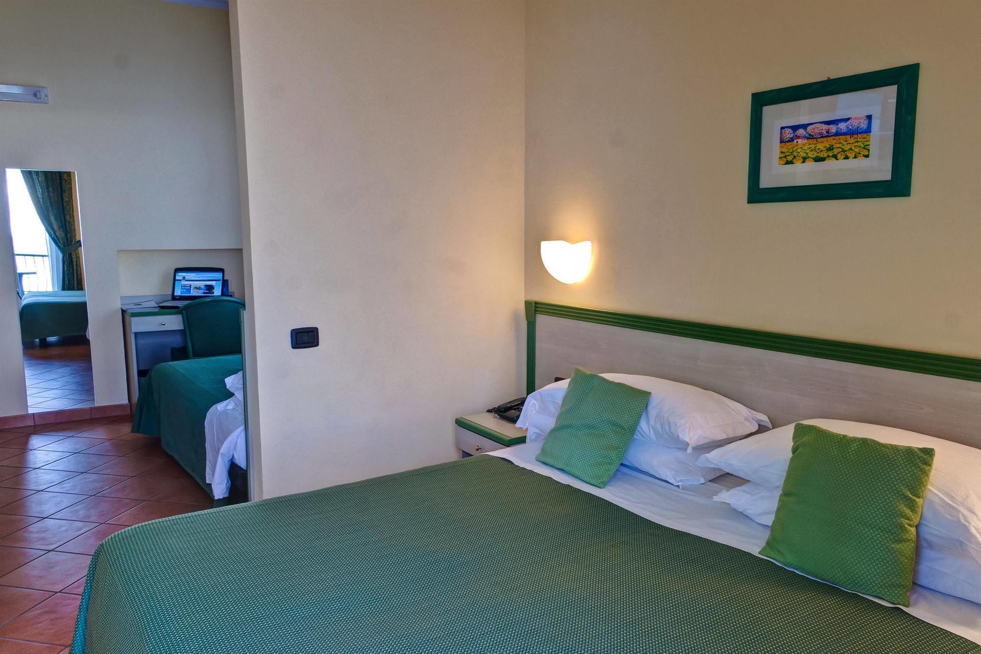 Best Western Hotel La Conchiglia Palinuro Bagian luar foto